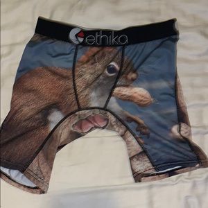 Boys Large ethika